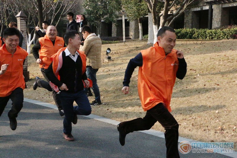 品格健康吊頂“悅跑中國”活動激情上演