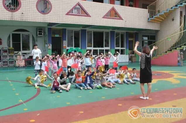 奧華走進幼兒園 提前送上六一祝福