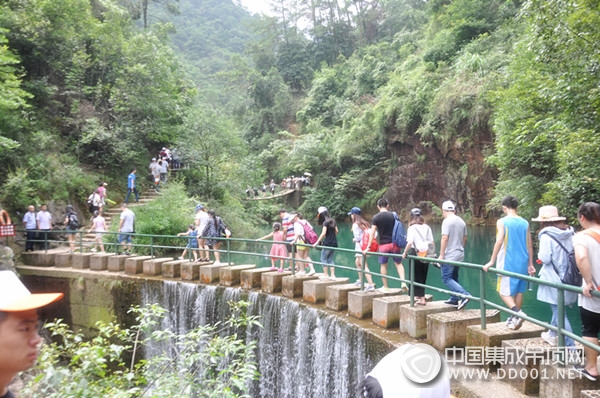 和今頂來一場(chǎng)說走就走的旅行，就在這個(gè)夏天