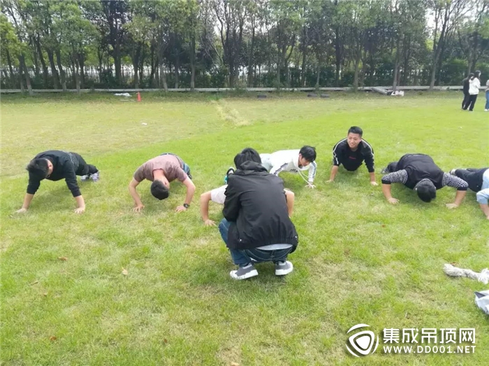 4月陽光正暖，星雅圖的家人們凝聚力量，與您一路同行