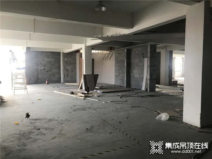 堅固這件事兒要從自身做起，金盾頂美第5代展廳工程進度為你展現(xiàn)！